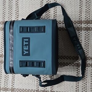 YETI River Green Hopper Flip 12